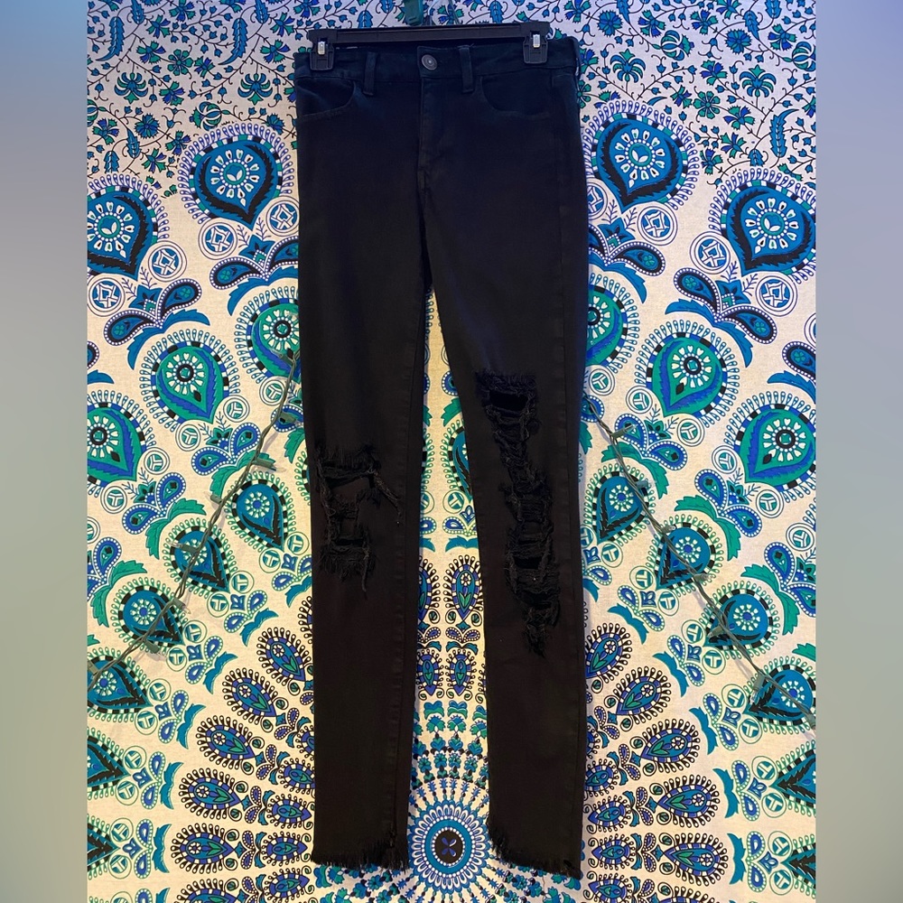American Eagle Outfitters black distressed jeggings size 2 LONG